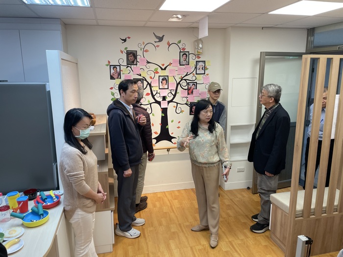臺北市立松山家商校長暨師長蒞校參訪 為松商學子技職深造教育品質把關圖片