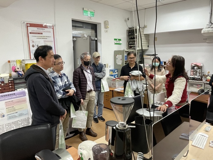 臺北市立松山家商校長暨師長蒞校參訪 為松商學子技職深造教育品質把關圖片