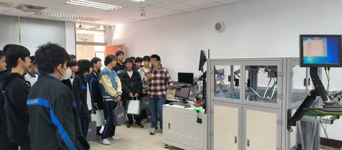 臺北市立內湖高級工業職業學校蒞校參訪 依群科體驗科大深造職類教育圖片