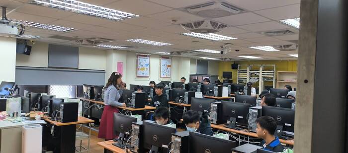 臺北市立內湖高級工業職業學校蒞校參訪 依群科體驗科大深造職類教育圖片