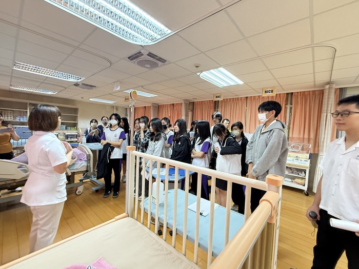 亞東科大攜手士林高商 師生跨界探討環境永續與技職體驗圖片