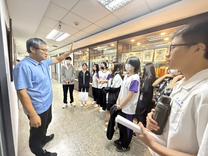 亞東科大攜手士林高商 師生跨界探討環境永續與技職體驗圖片