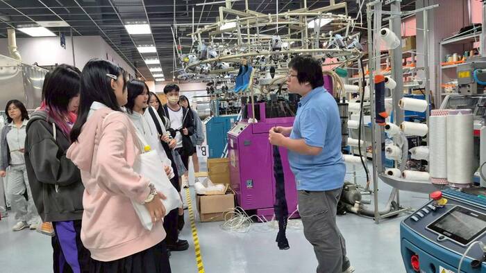 亞東科大攜手士林高商 師生跨界探討環境永續與技職體驗圖片