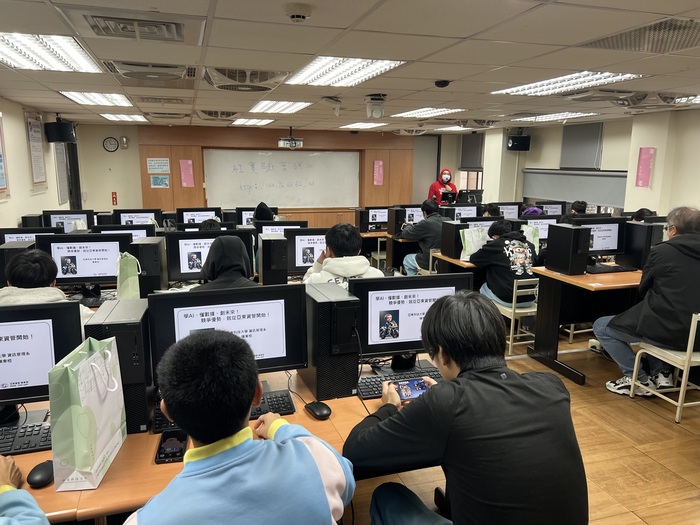 桃園市光啟高級中學蒞校參訪 電機科與資訊科職類認識圖片