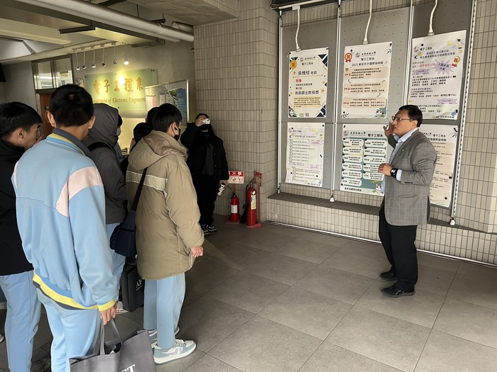 桃園市光啟高級中學蒞校參訪 電機科與資訊科職類認識圖片