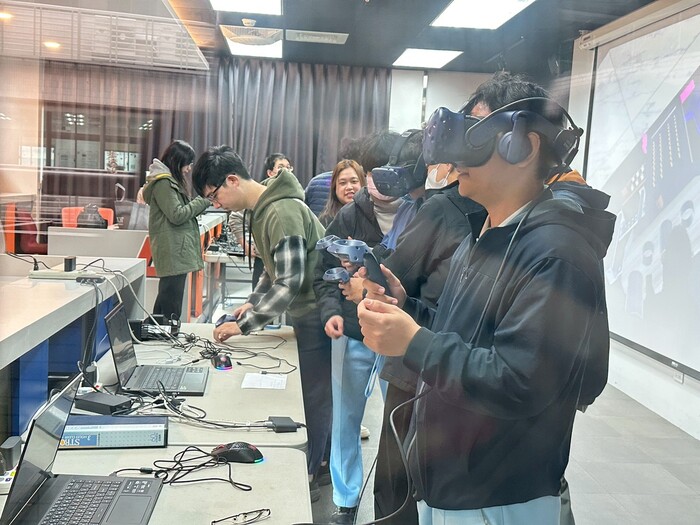 桃園市光啟高級中學蒞校參訪 電機科與資訊科職類認識圖片